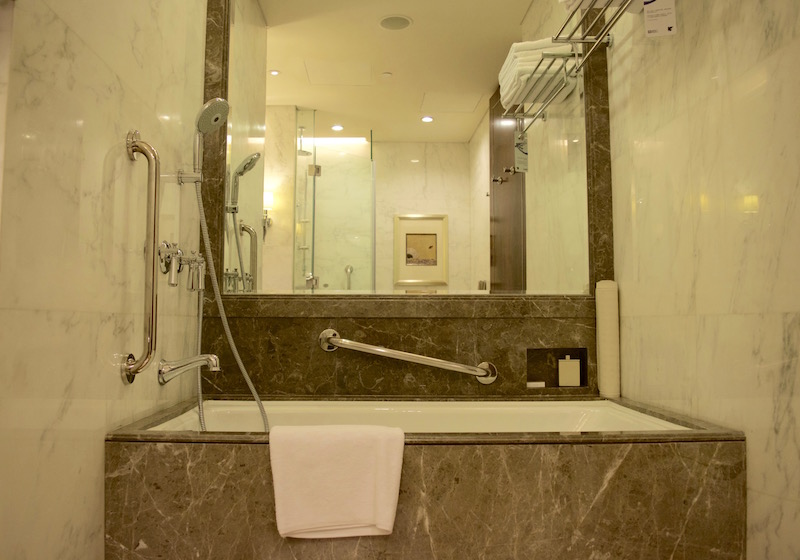 Separate Soaking Tub