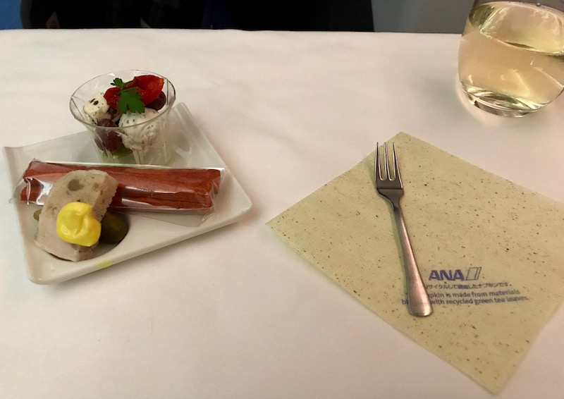 Amuse - Pâté, bread and olives