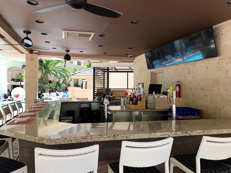 Poolside Bar 