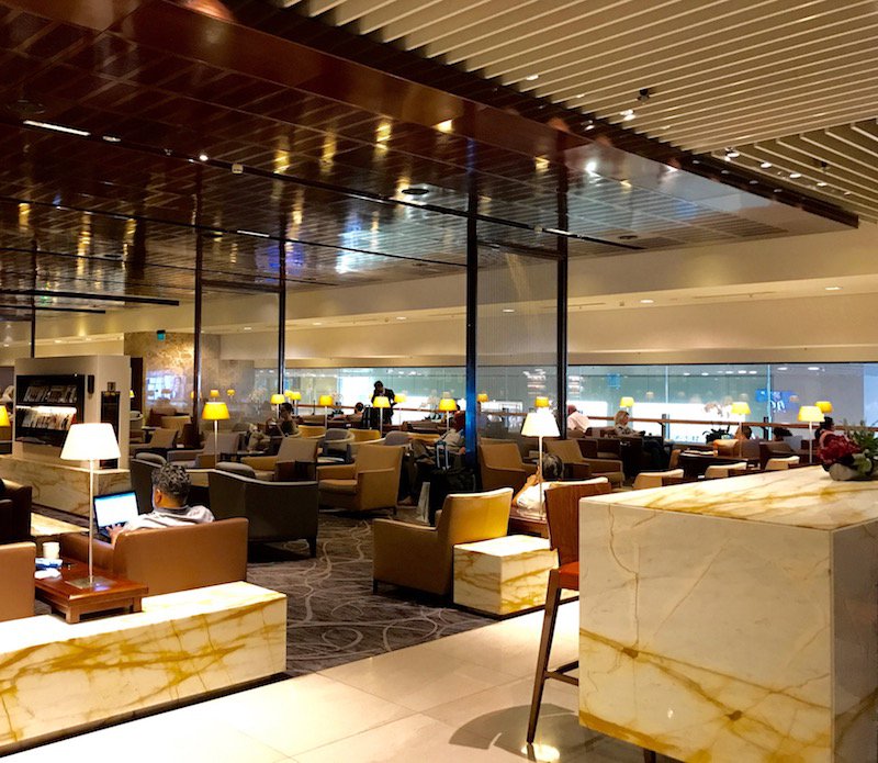 Singapore Airlines SilverKris Business Class Lounge 