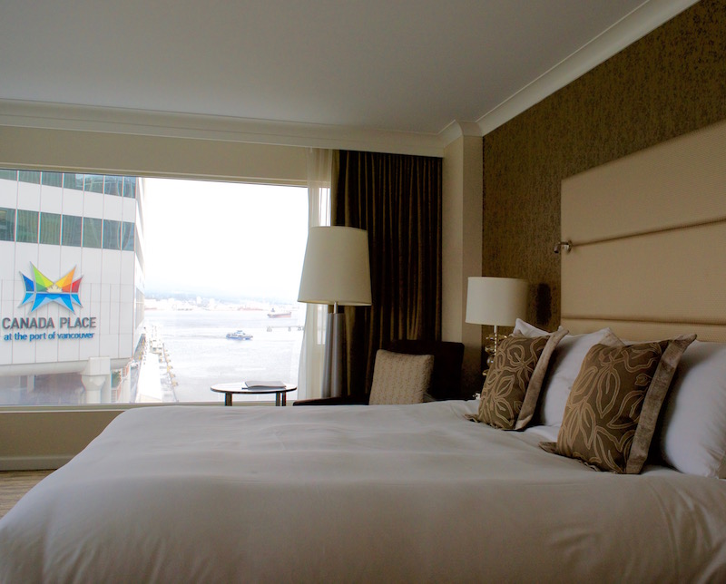 Fairmont Waterfront Hotel Signature Harbour View Corner Room