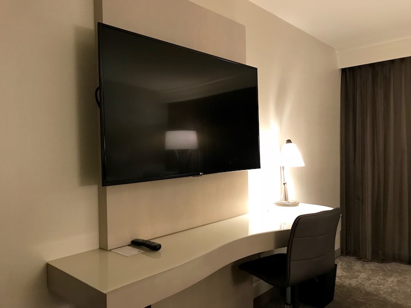 Marriott Los Angeles Airport Hotel Desk And Television