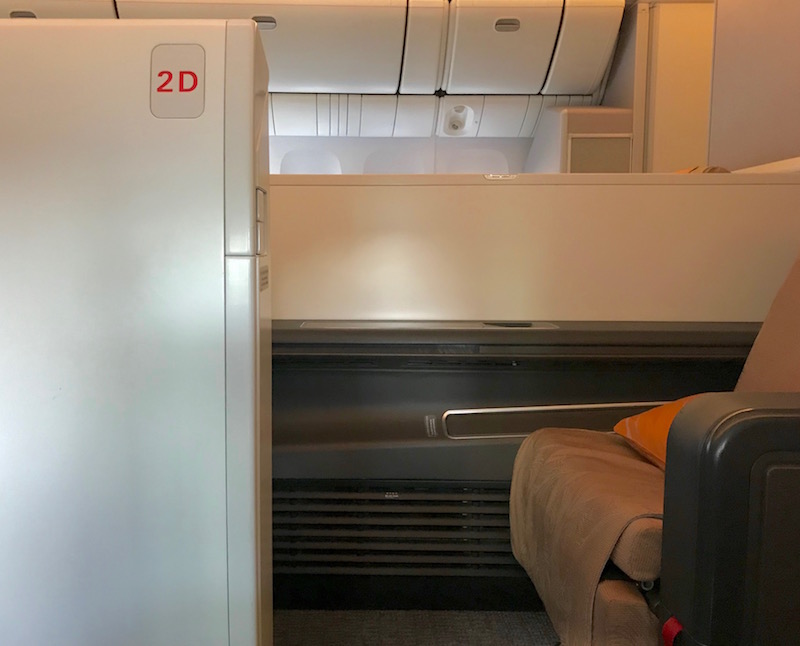 Privacy Partition Between Middle Seats