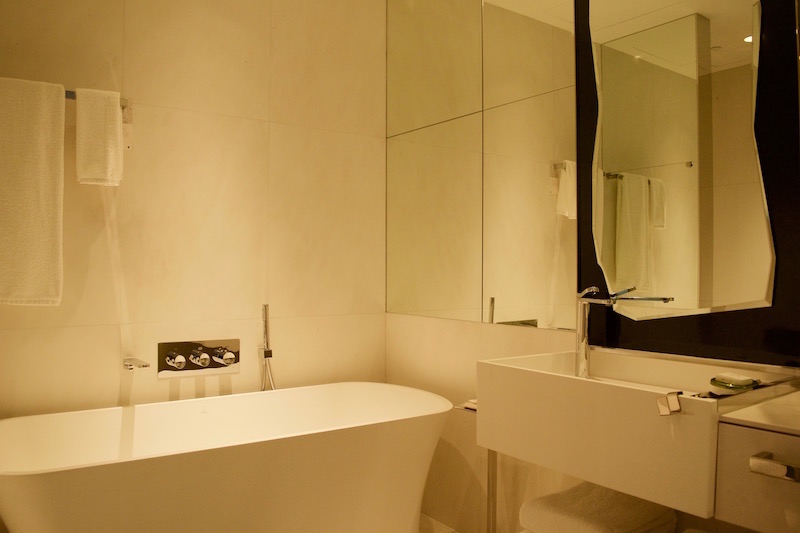 Premier Room Bathroom